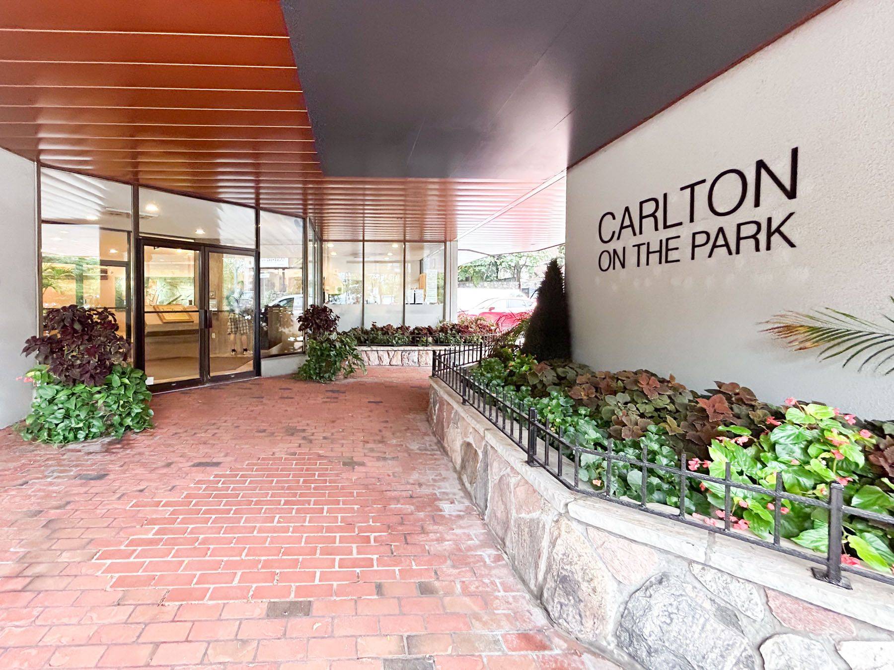 130 Carlton ST #906, Toronto C08, ON M5A 4K3