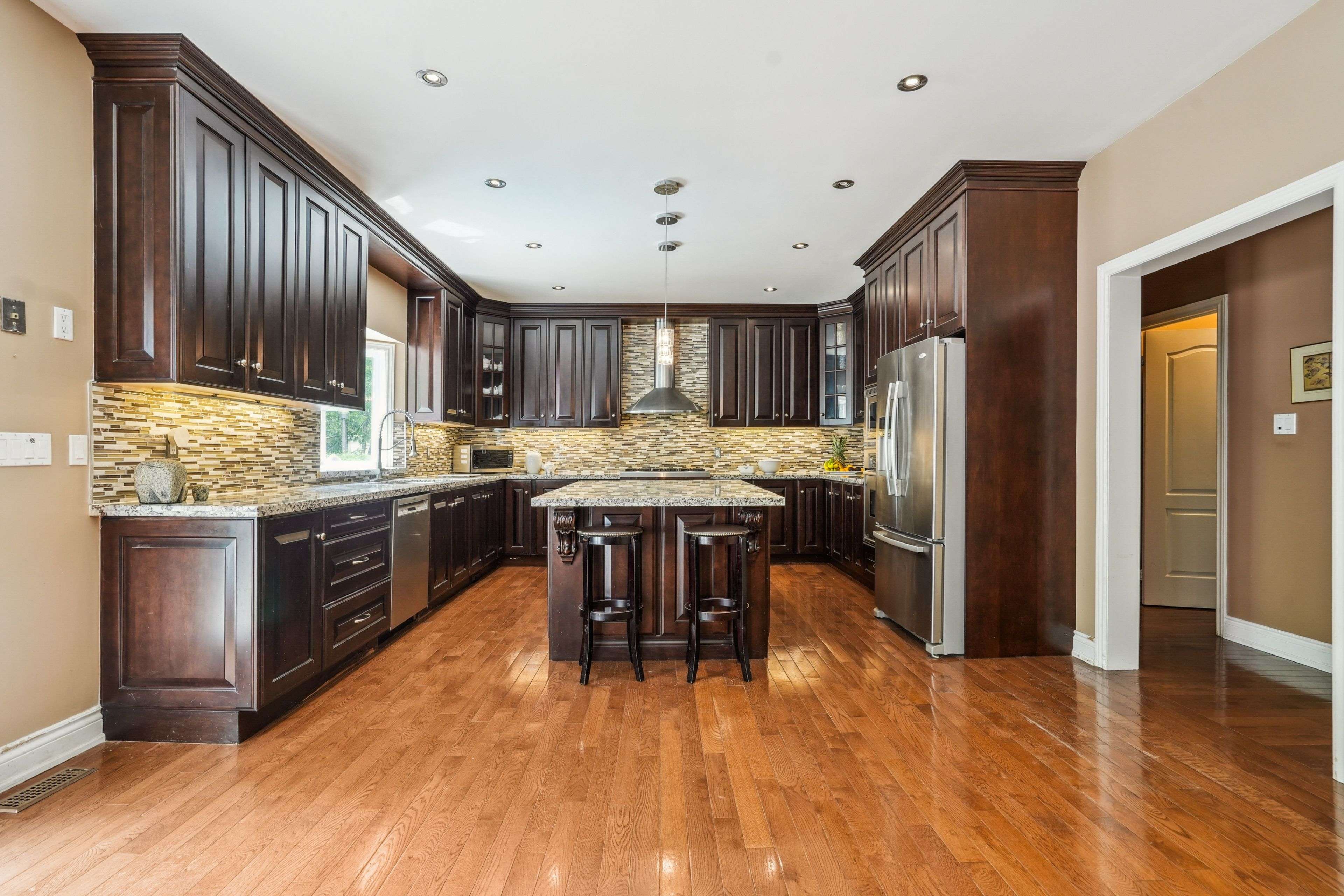 Pickering, ON L1V 1L1,81 Woodview DR