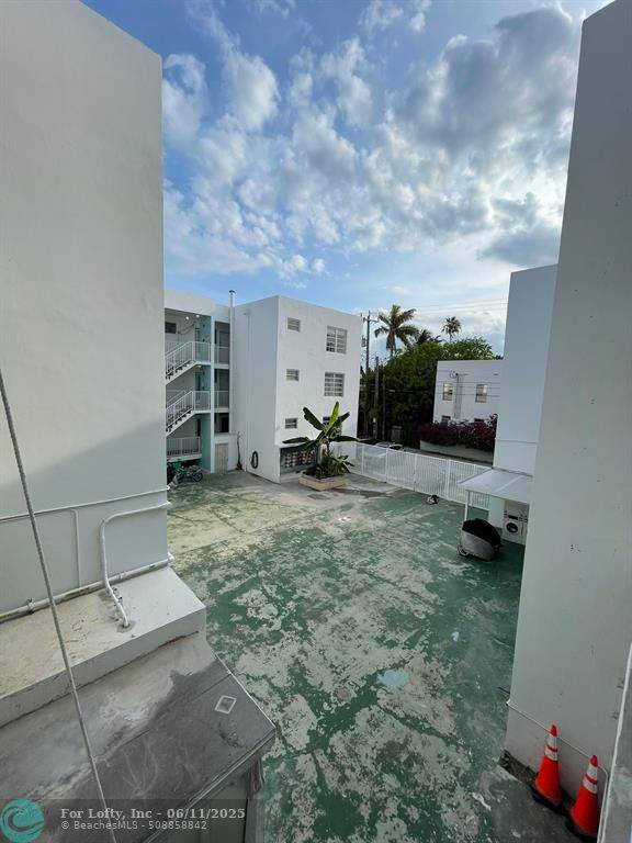 Miami Beach, FL 33139,1150 Euclid Ave #208