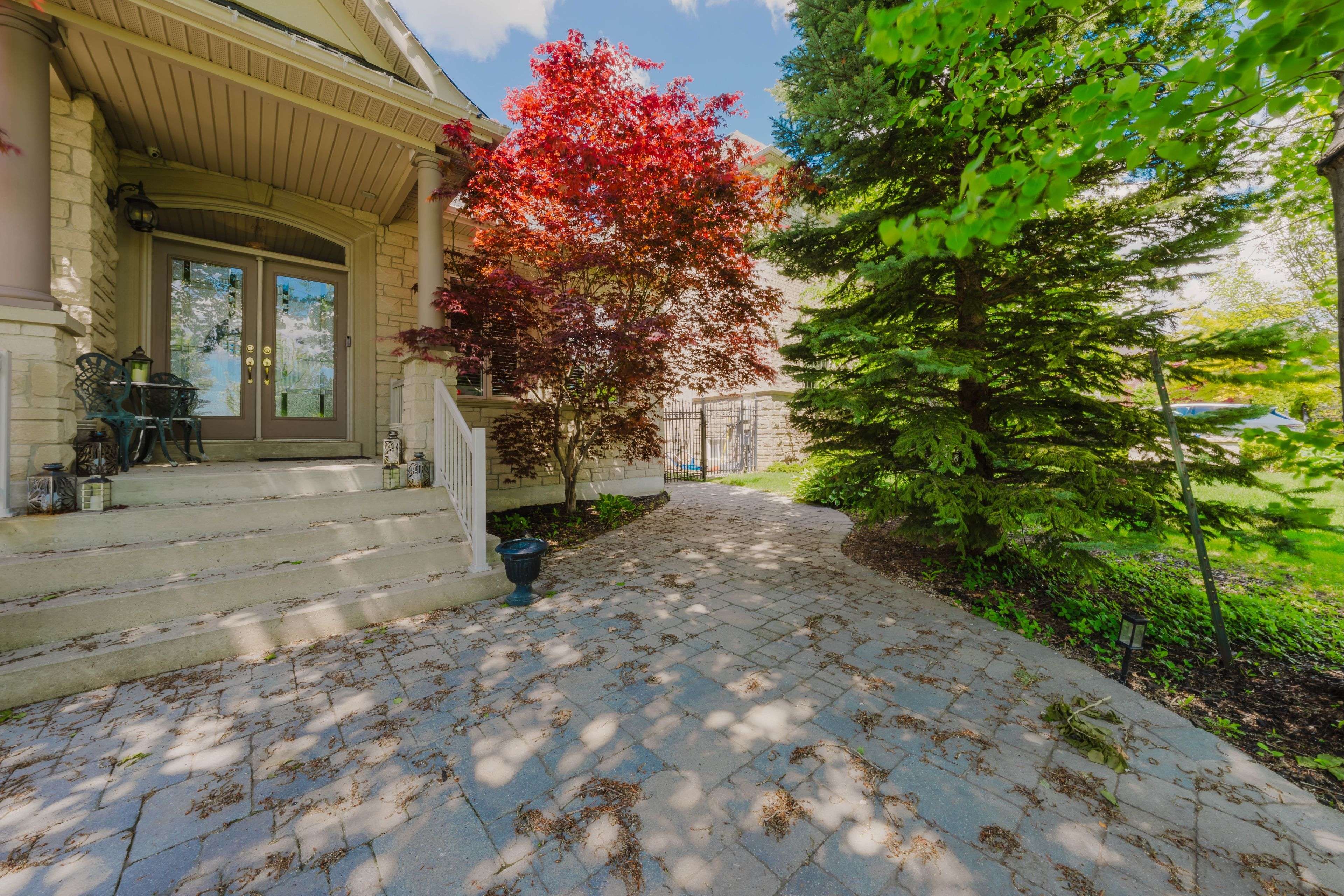 Vaughan, ON L0J 1C0,56 Park Ridge DR