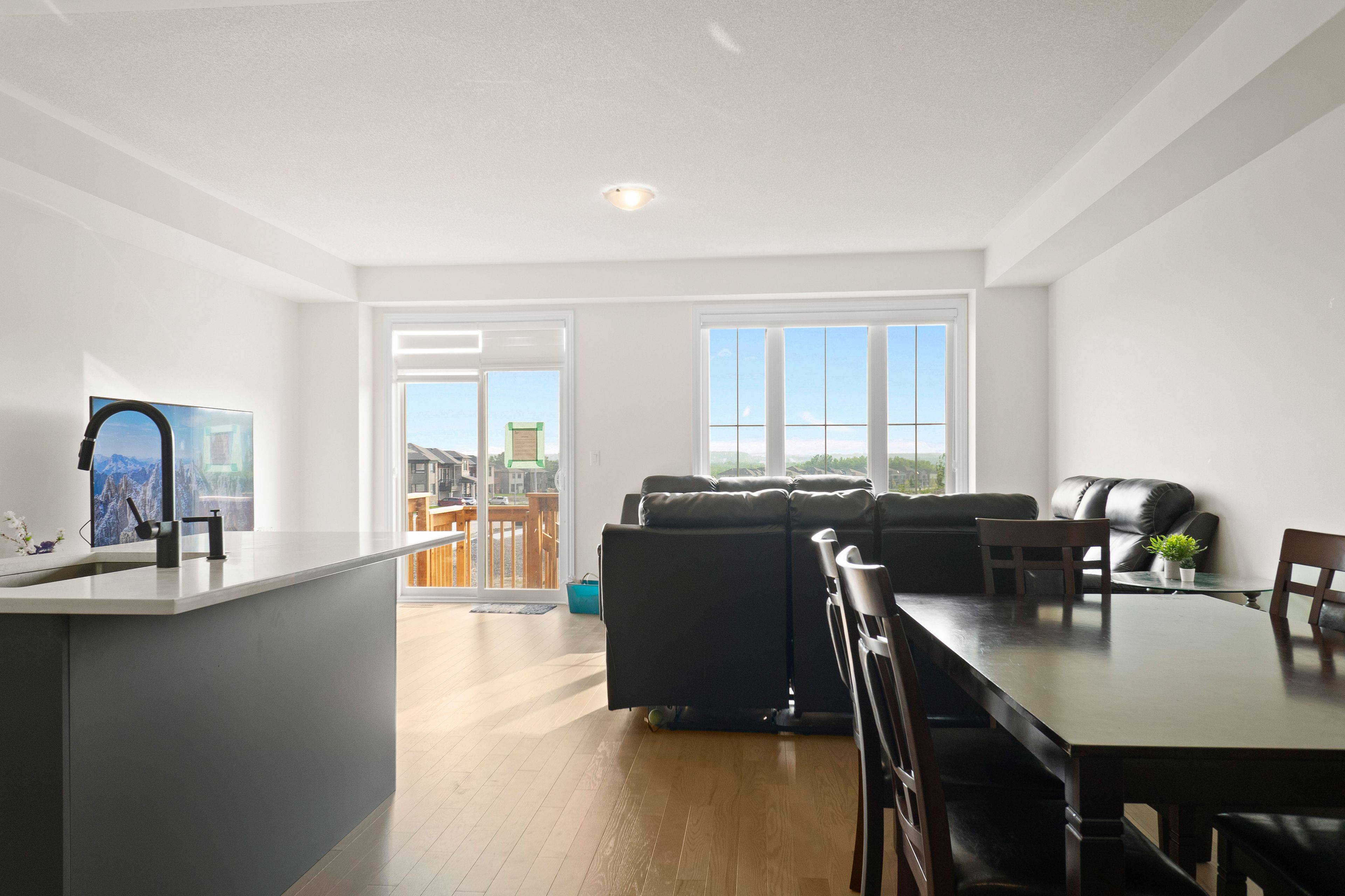 Barrie, ON L9J 0R5,152 Greer ST