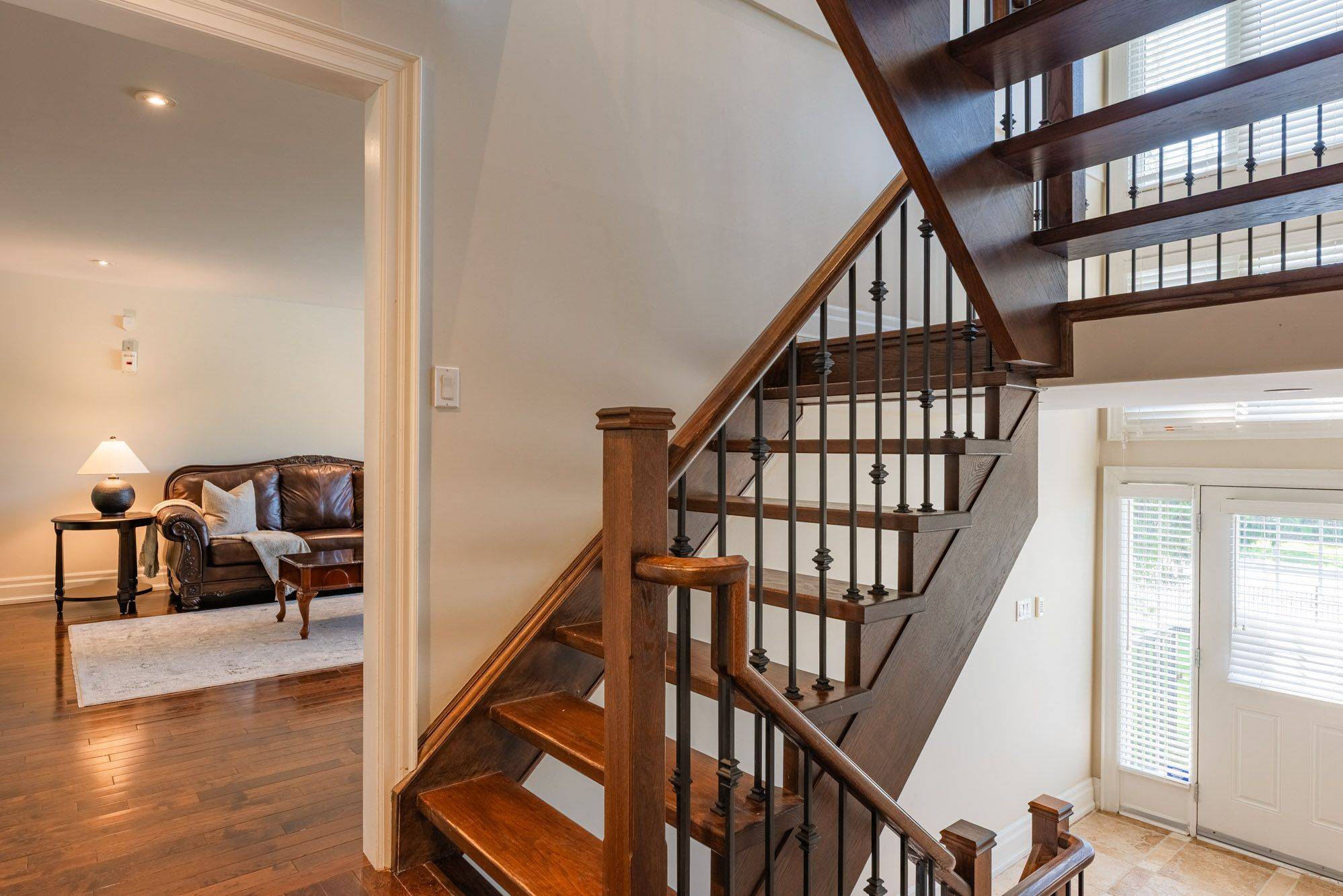 Mississauga, ON L5H 4E8,1034 Lakeshore RD W