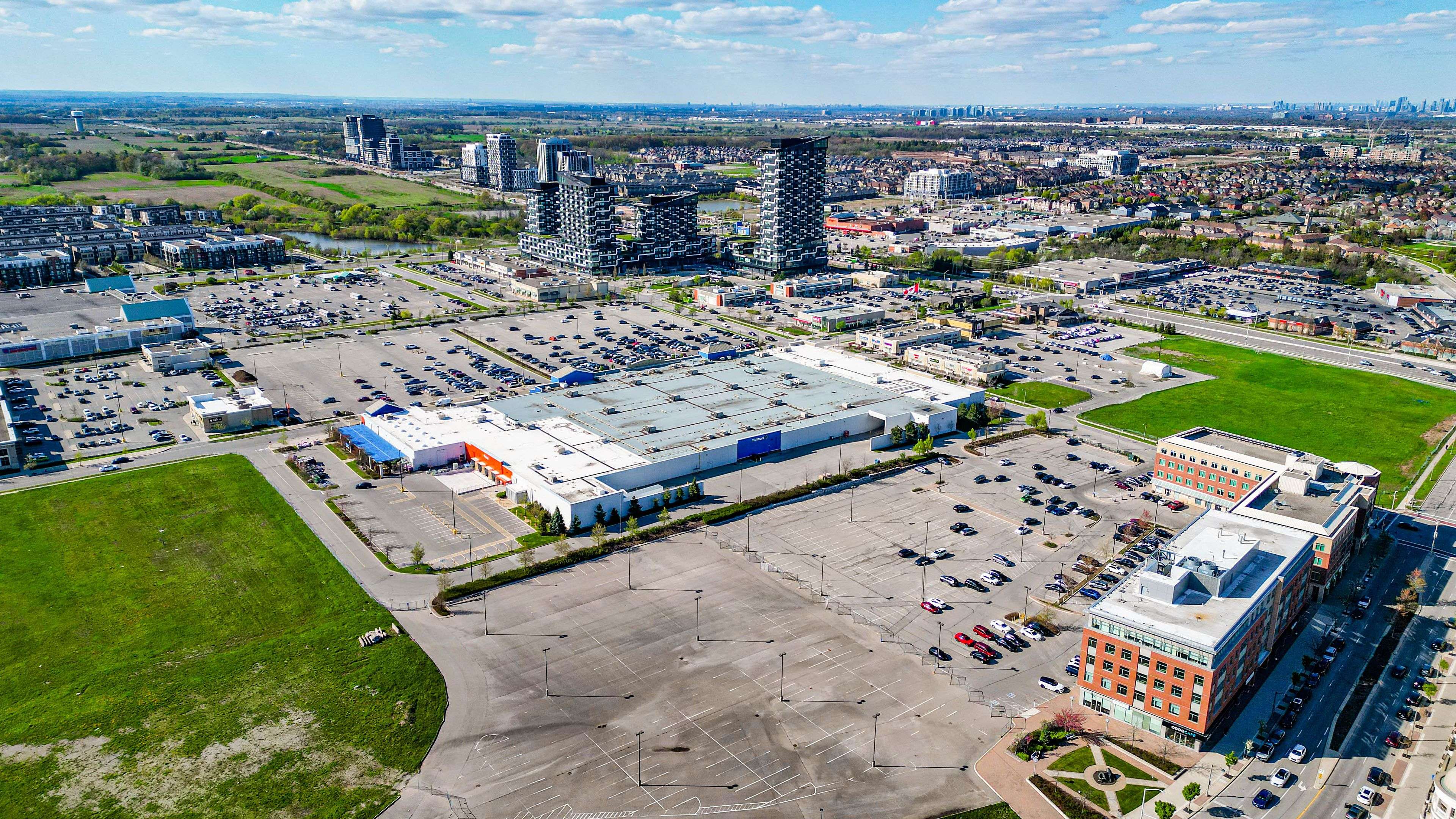 Oakville, ON L6H 7S7,2361 Parkhaven BLVD #2