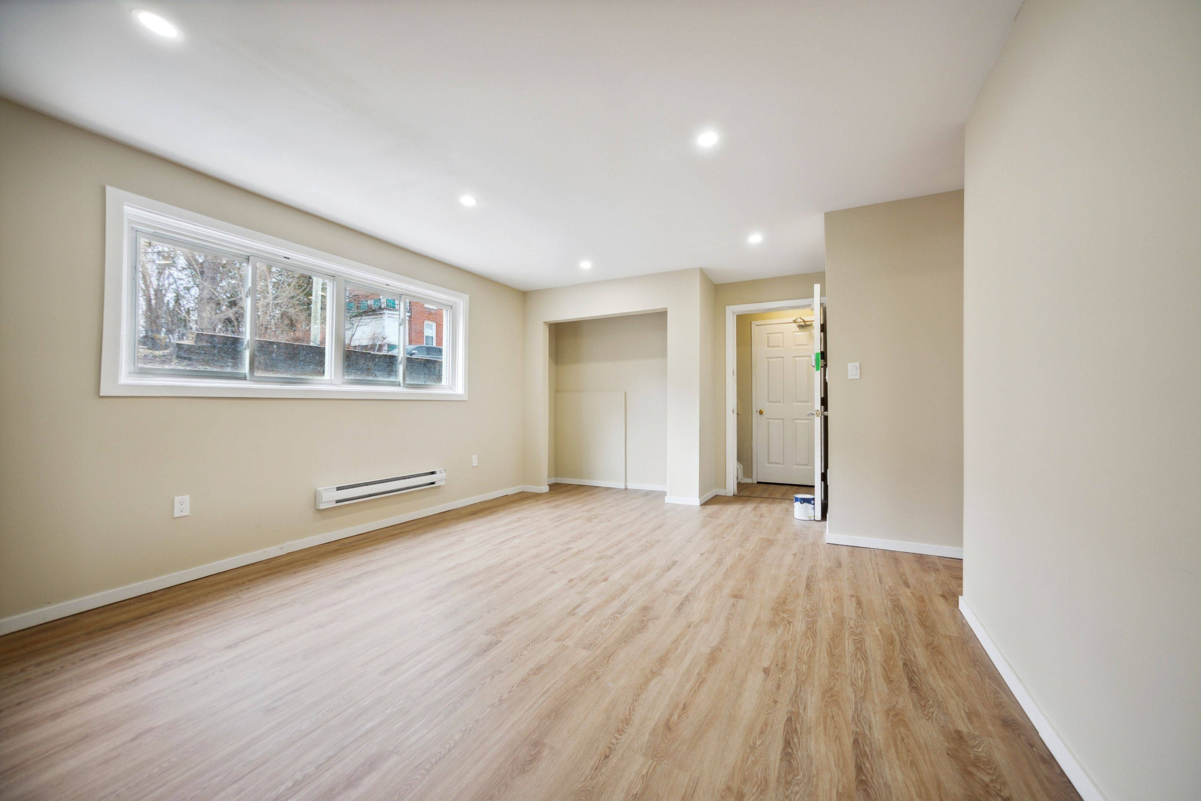 Belleville, ON K8P 3N4,15 Isabel ST E
