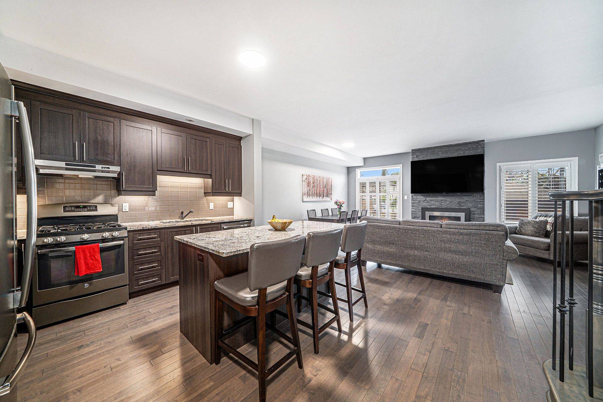 Carleton Place, ON K7C 0C8,283 King ST