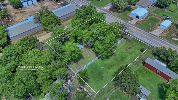Nocona, TX 76255,411 W Pine Street
