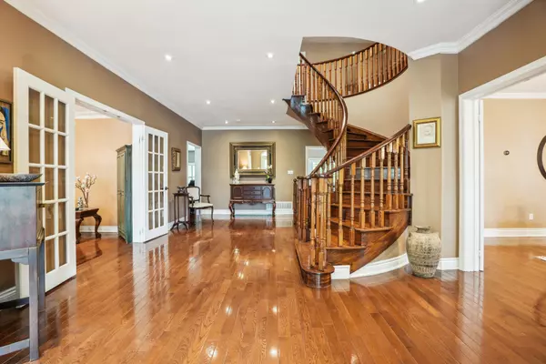 Pickering, ON L1V 1L1,81 Woodview DR