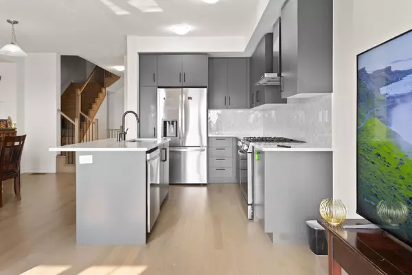 Barrie, ON L9J 0R5,152 Greer ST