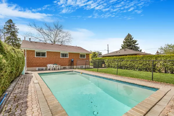 Mississauga, ON L5M 1E5,43 Theodore DR