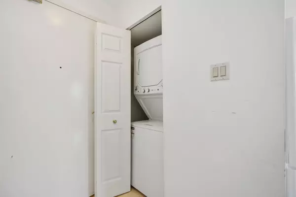 Mississauga, ON L5R 3K9,4460 Tucana CT #1011