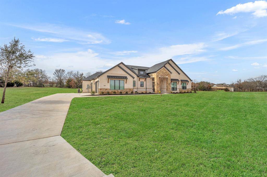 Burleson, TX 76028,3920 Lonesome Quail Drive