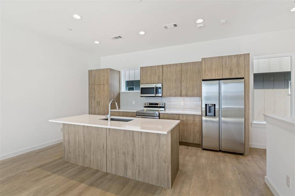 Dallas, TX 75206,4911 Belmont Avenue #4