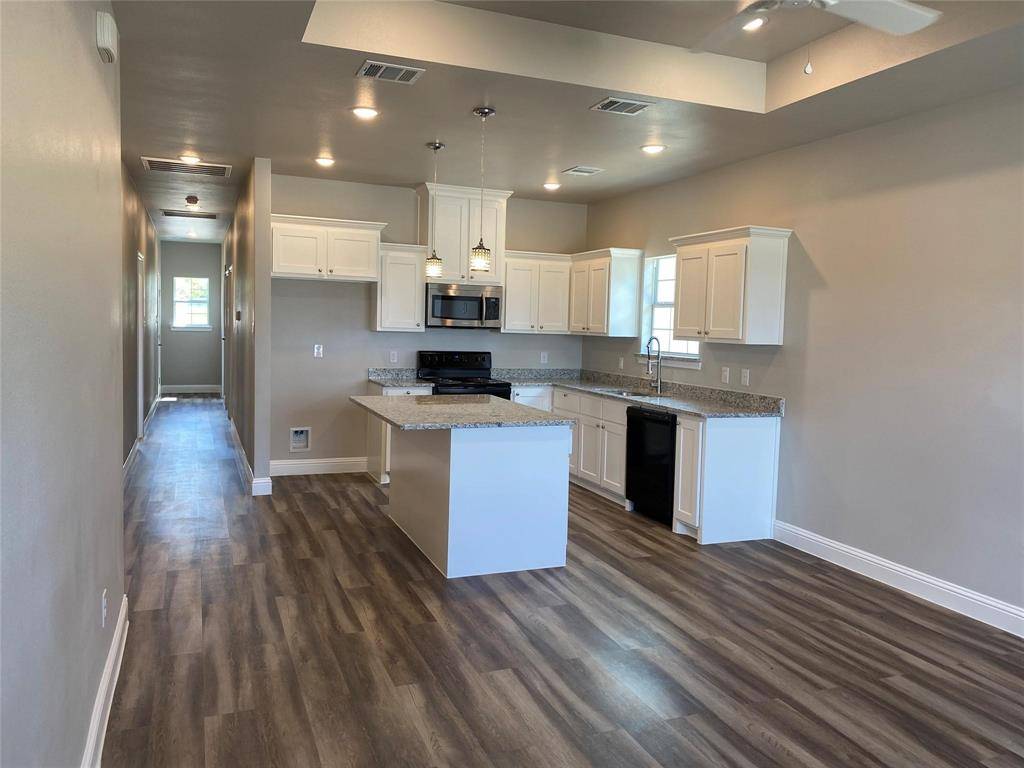Greenville, TX 75401,3215 Polk Street #B