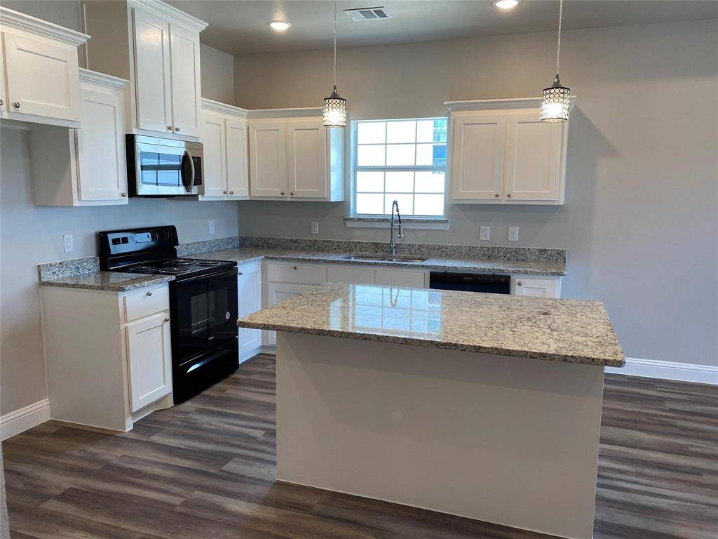 Greenville, TX 75401,3215 Polk Street #B