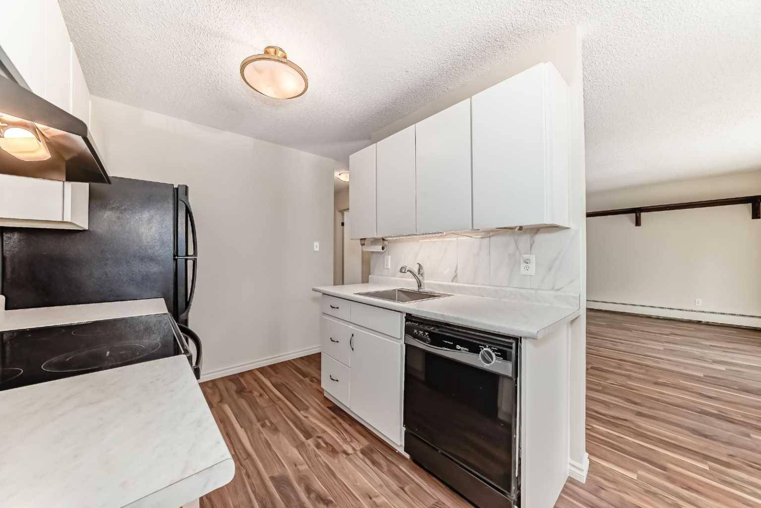 Calgary, AB T2V 0C9,617 56 AVE Southwest #213