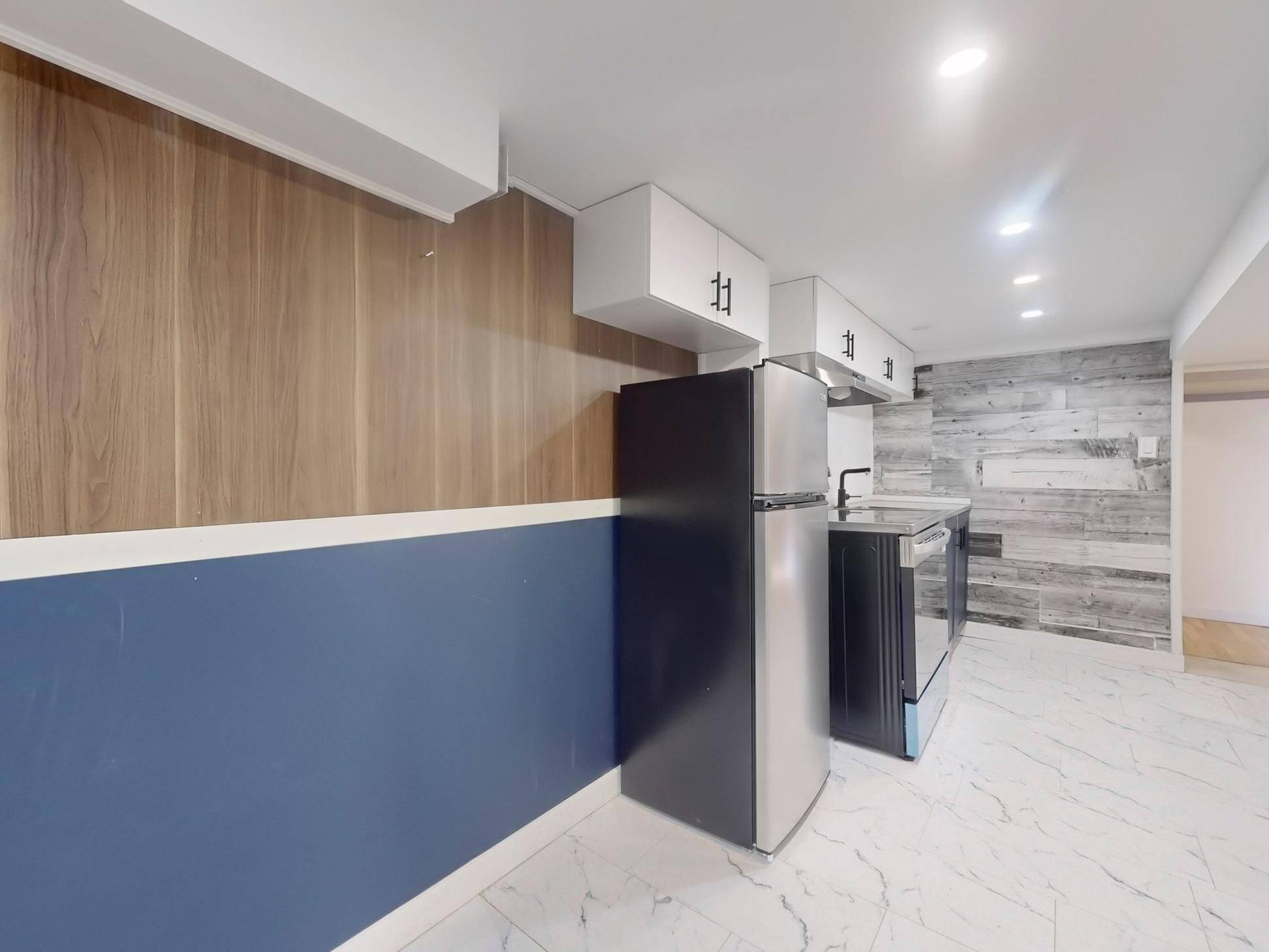Toronto C01, ON M6J 3J6,126 Beaconsfield AVE #Lower