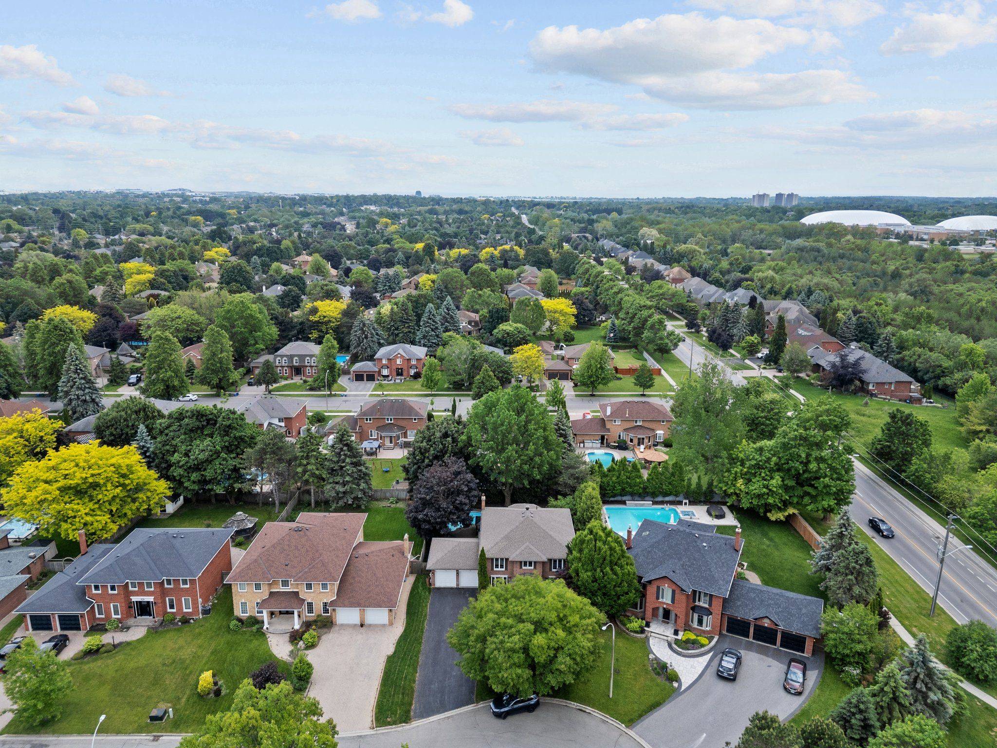Whitby, ON L1R 1P9,7 Briargreen CT