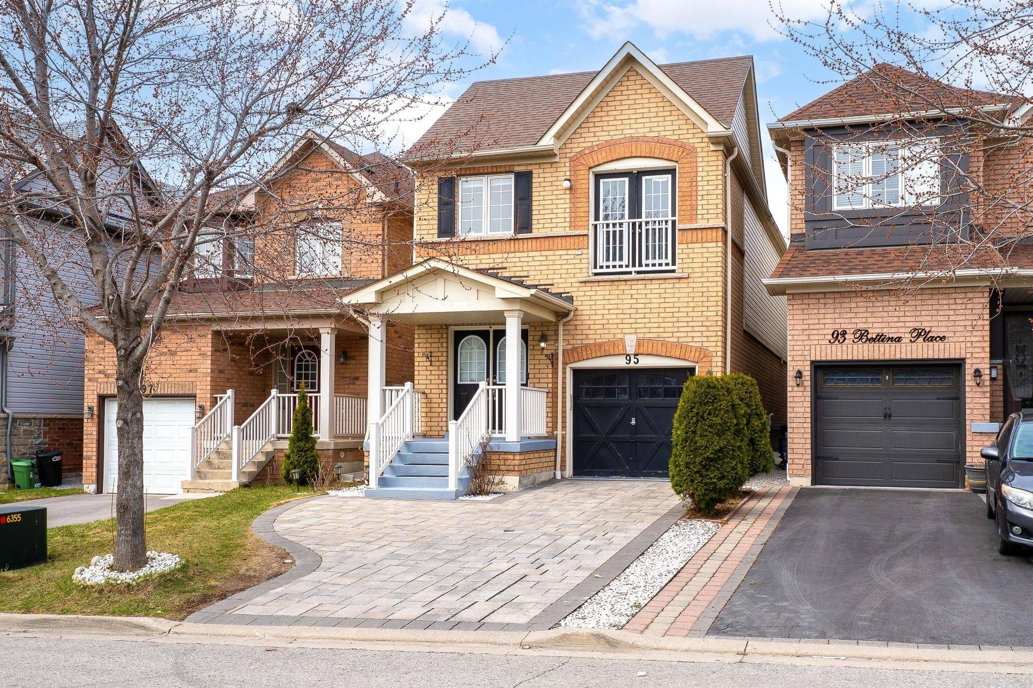 95 Bettina PL,  Whitby,  ON L1R 0G1