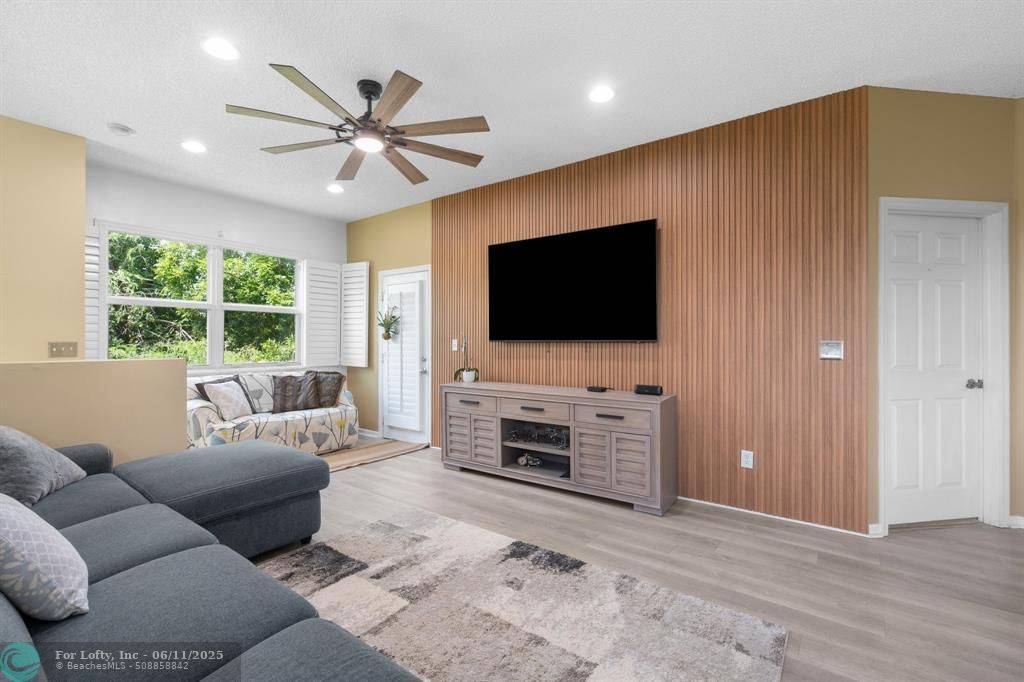 Pompano Beach, FL 33063,2927 Crestwood Ter  #7201