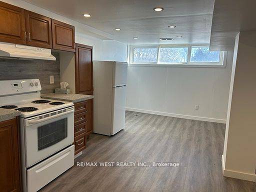 Newmarket, ON L3Y 2W7,63 Marlin CT #Lower