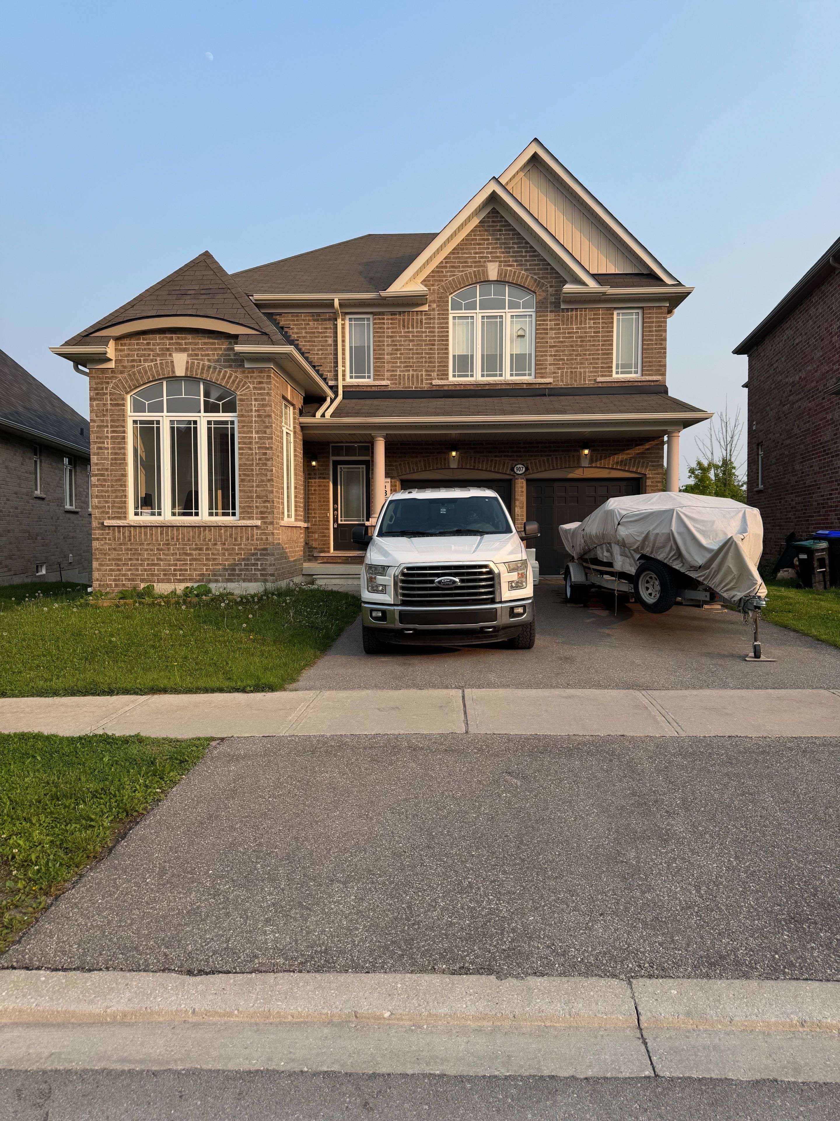 Innisfil, ON L0L 1W0,907 Green ST