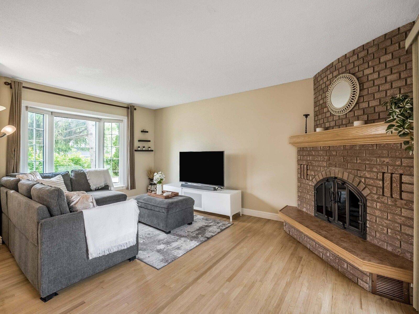 Brampton, ON L6S 2J4,18 Greenhills SQ