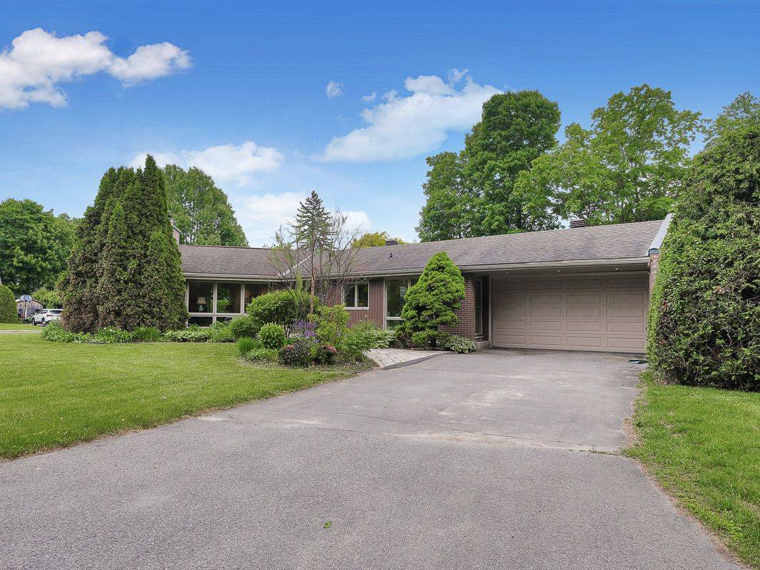 Rockcliffe Park, ON K1L 5A1,170 Sandridge RD