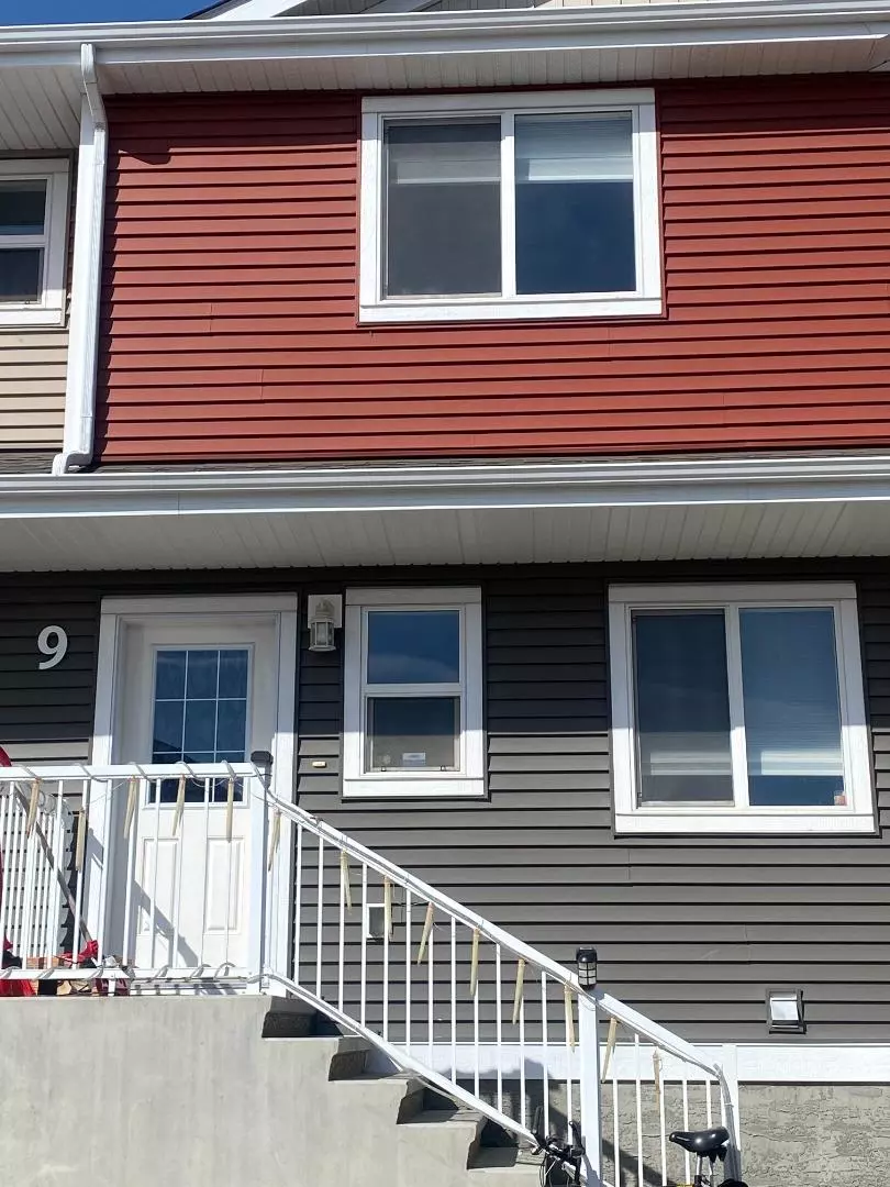 Lacombe, AB T4L 0J5,4716 College AVE #9