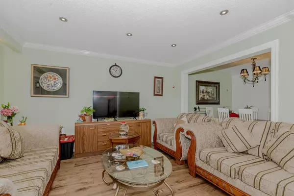 Brampton, ON L6S 1H9,11 Glenmore CRES