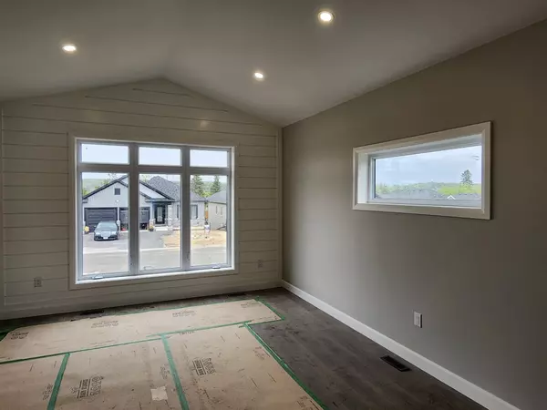Quinte West, ON K0K 2C0,14 Cedarwood ST