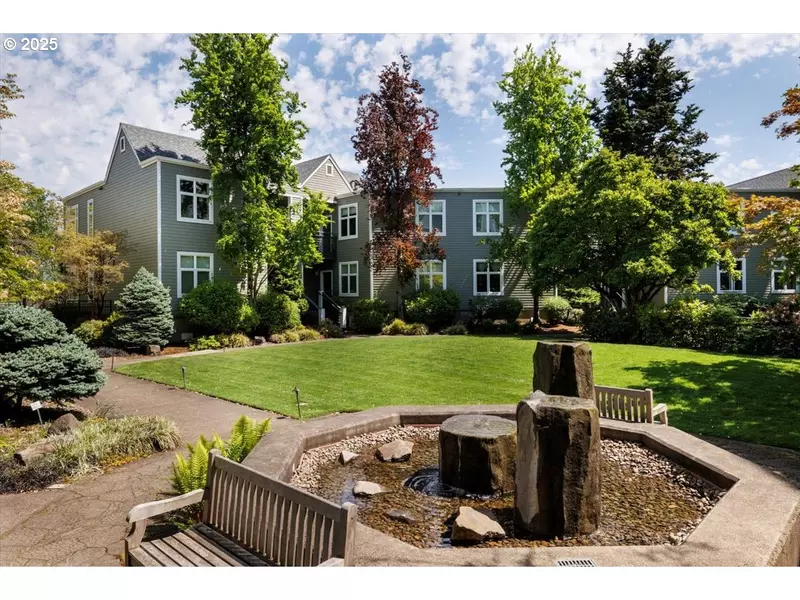 225 S MONTGOMERY ST #G10, Portland, OR 97201