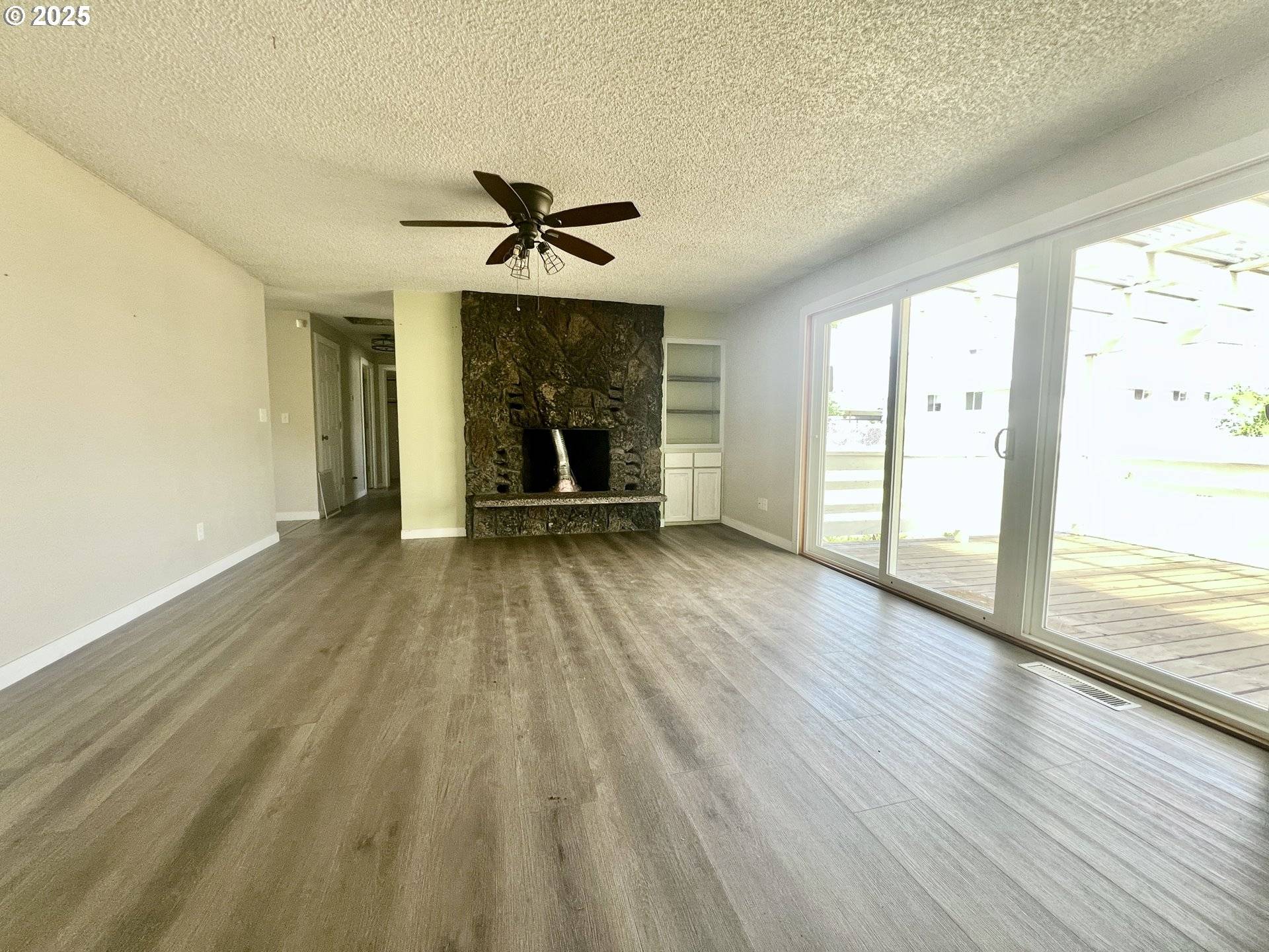 Hermiston, OR 97838,940 W MADRONA AVE