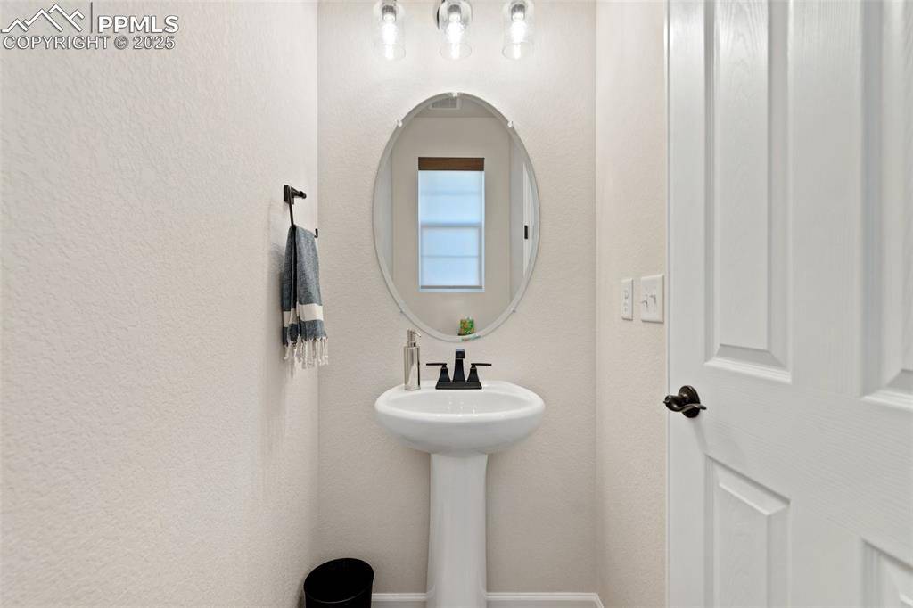 Colorado Springs, CO 80927,5721 Mammoth LN