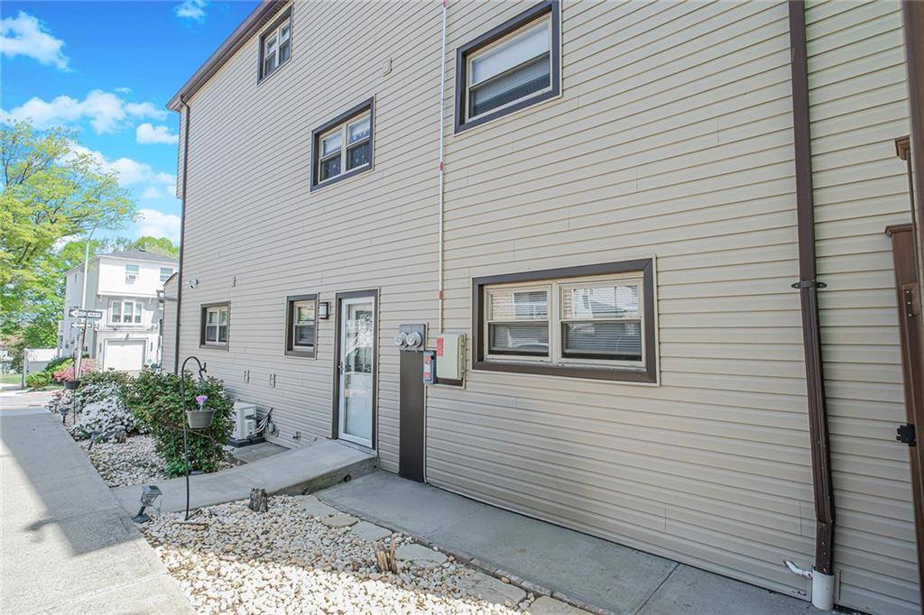 Staten  Island, NY 10312,4 Lisa LN