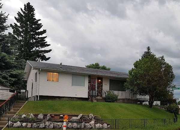 404 Mariposa DR NE,  Calgary,  AB t2e5v7