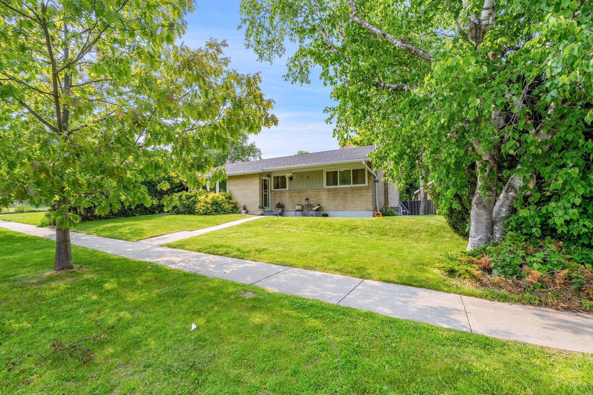 Toronto E09, ON M1G 1N2,75 Samson CRES
