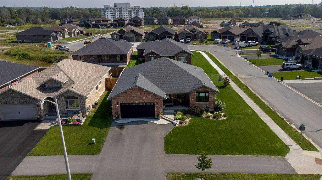 Belleville, ON K8N 0K2,83 Essex DR N