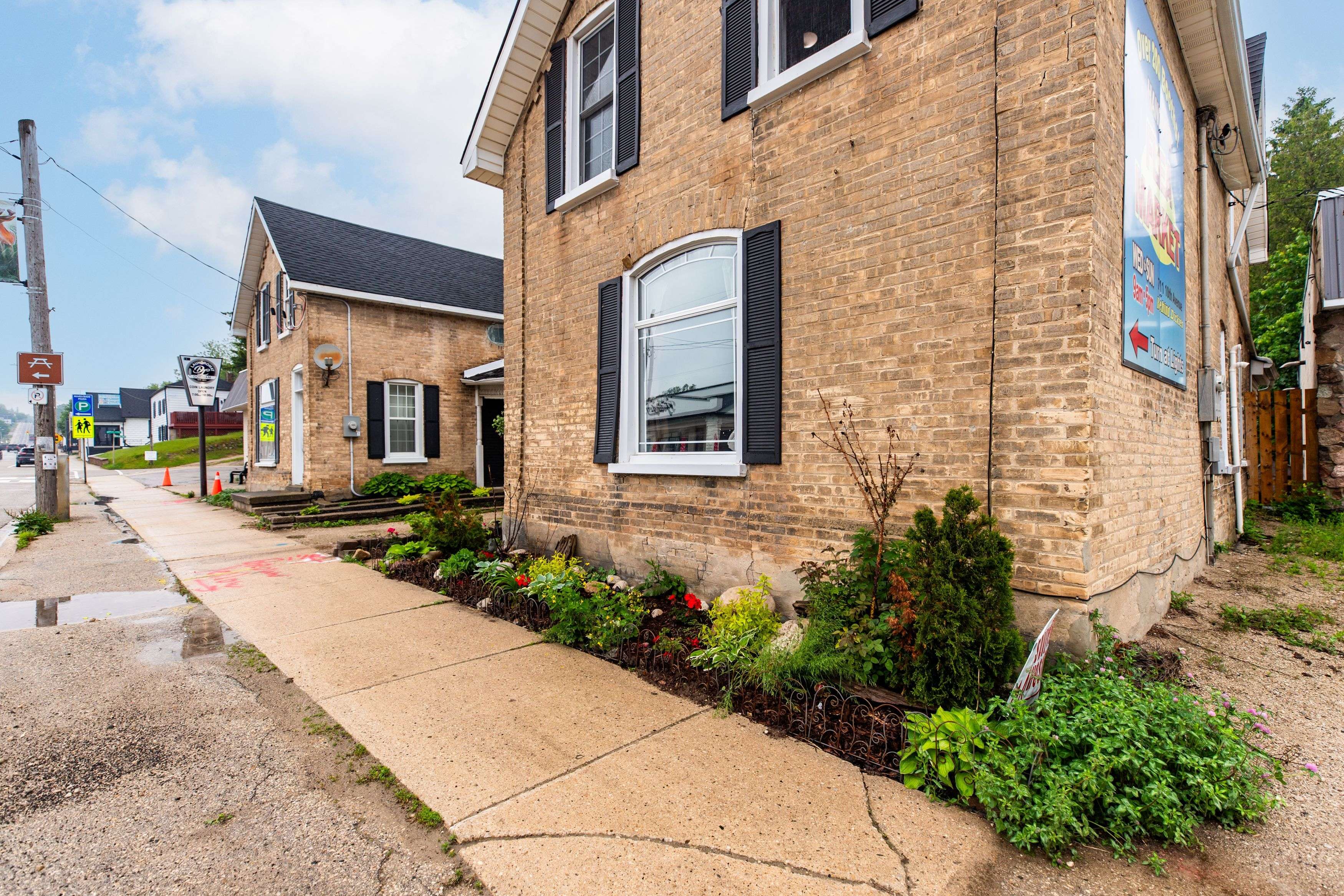 West Grey, ON N0G 1R0,215 GARAFRAXA ST