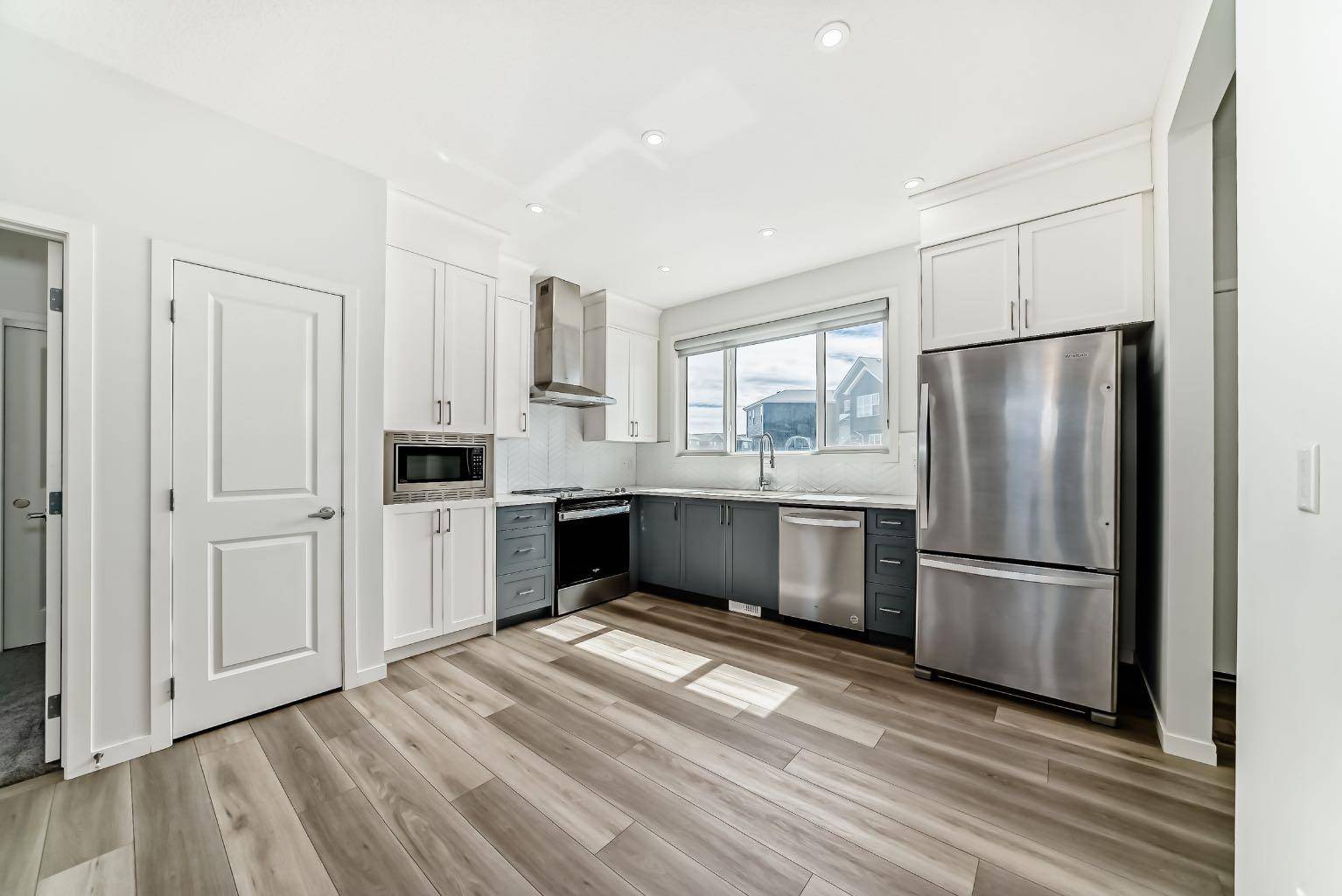 Calgary, AB T3M 3L8,3975 206 AVE SE