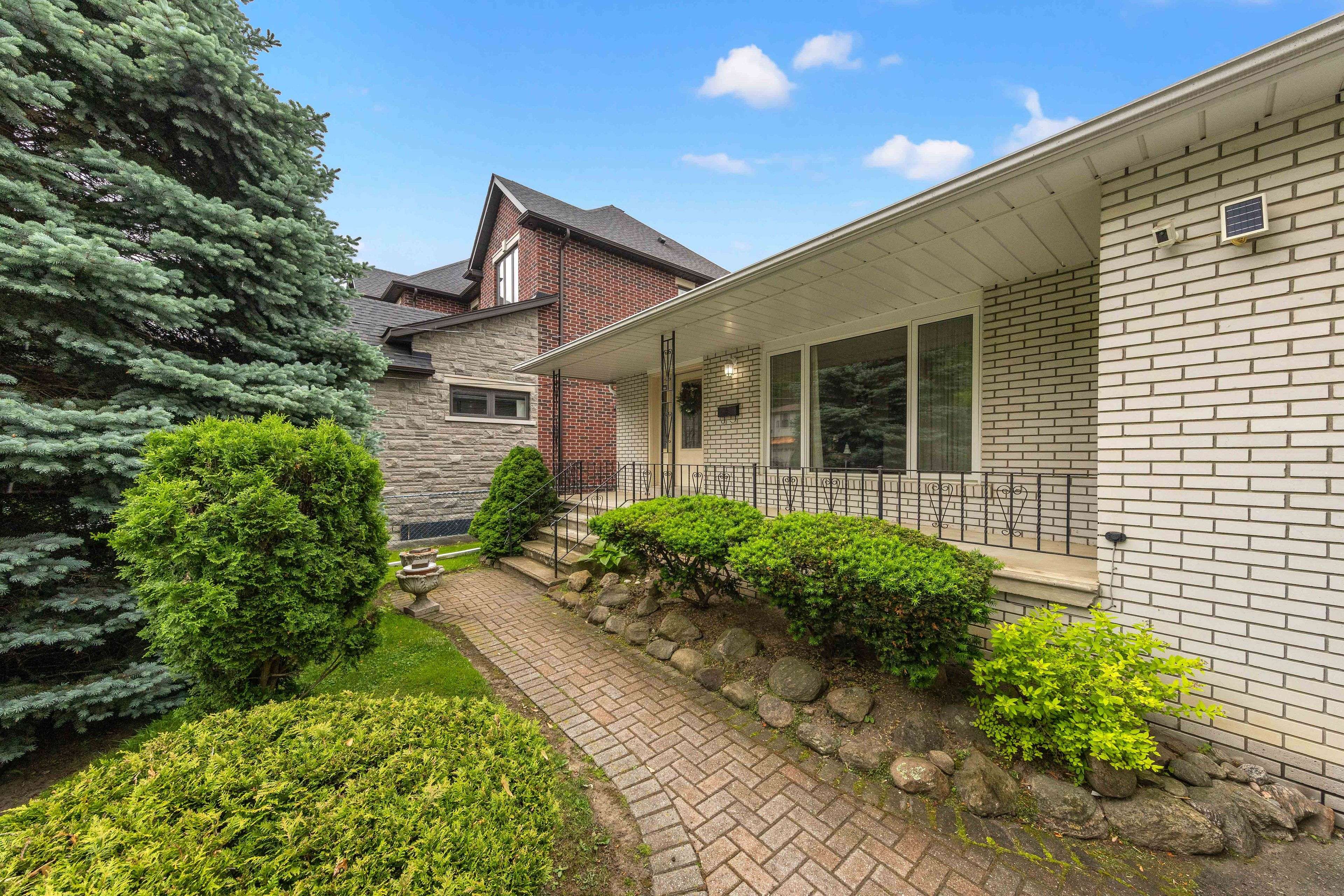 Vaughan, ON L4L 2V3,29 Woodview RD