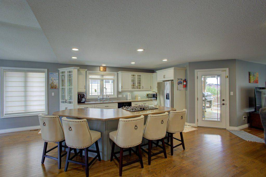 North Perth, ON N4W 3V8,160 Armstrong ST W