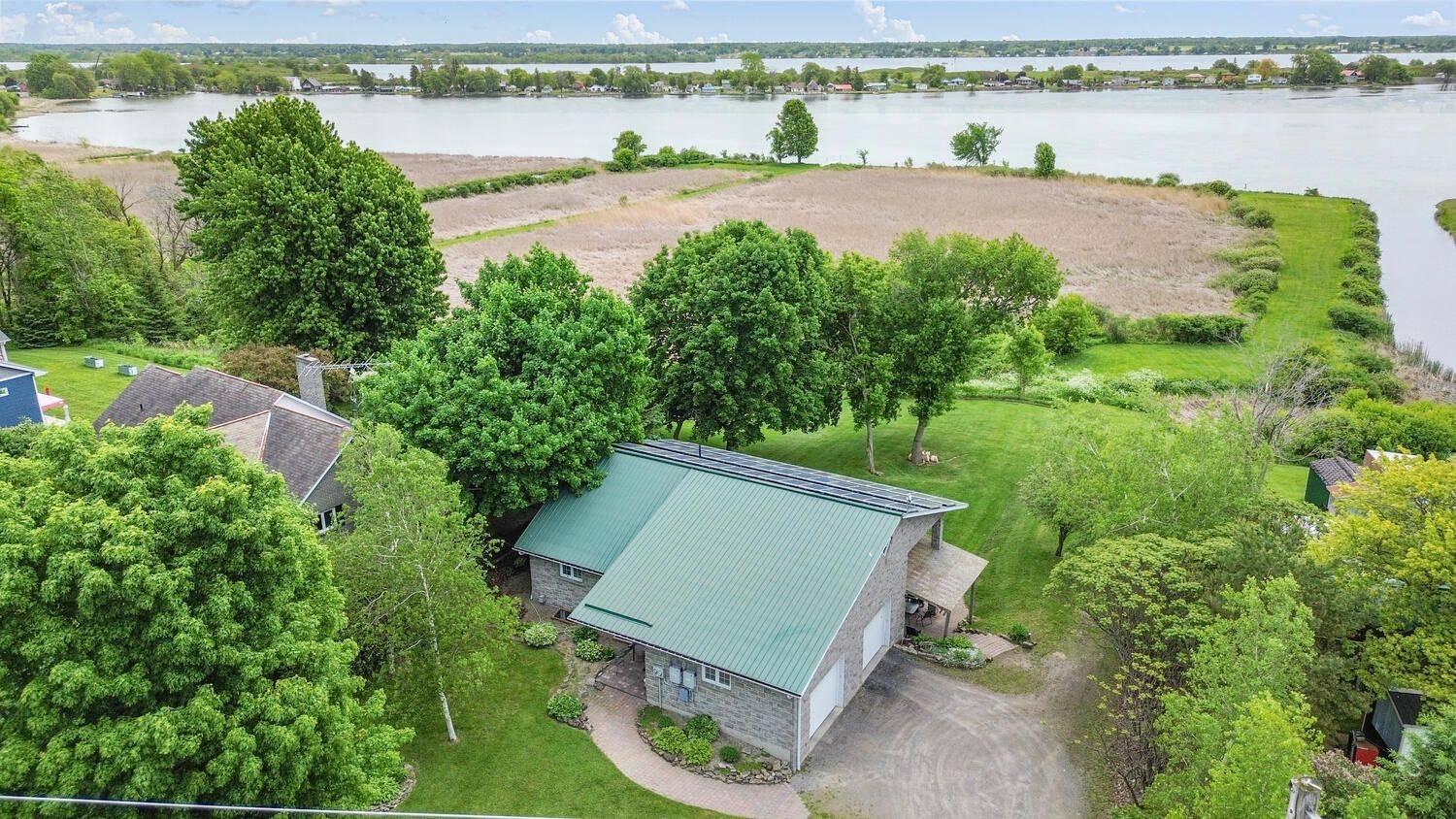 Edwardsburgh/cardinal, ON K0E 1T1,2111 COUNTY ROAD 2 RD E