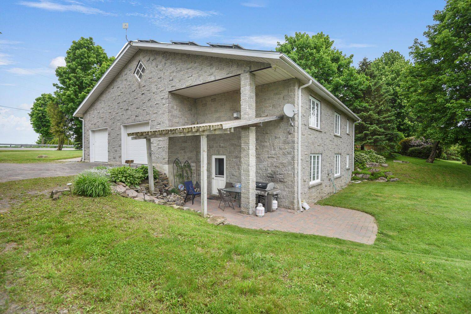 Edwardsburgh/cardinal, ON K0E 1T1,2111 COUNTY ROAD 2 RD E