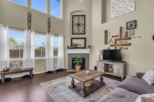 2211 Fair Weather Drive,  Lancaster,  TX 75146
