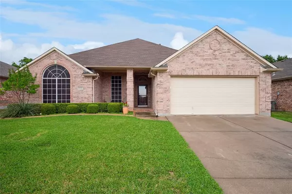1522 Park Grove Drive,  Irving,  TX 75060