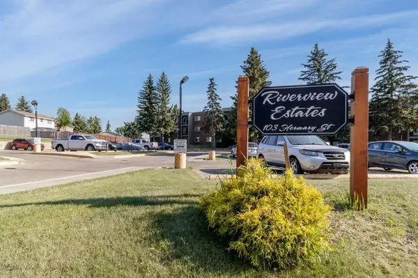 Red Deer, AB T4N 6G2,103 Hermary ST #256