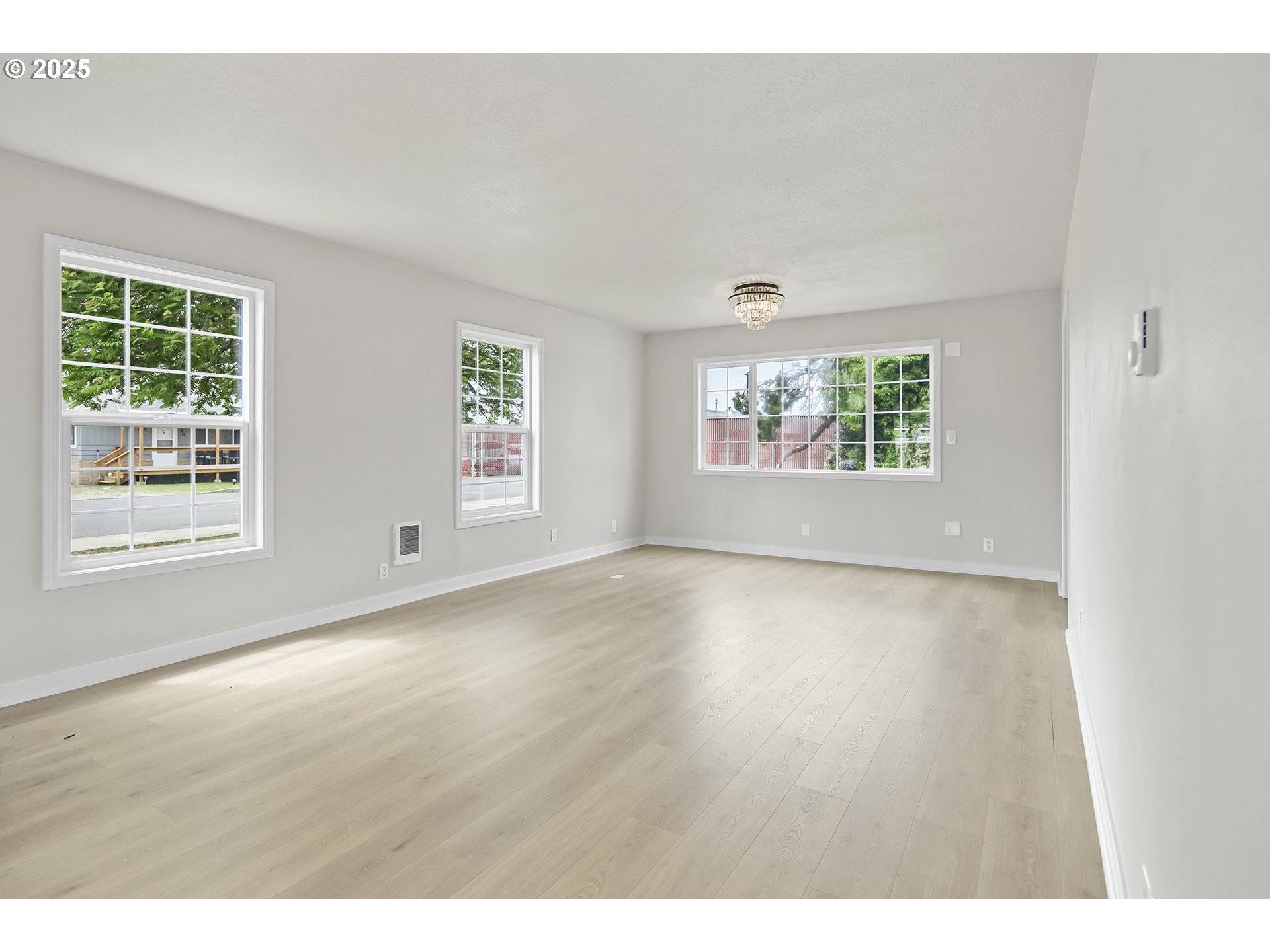 Newport, OR 97365,1061 NE AVERY ST