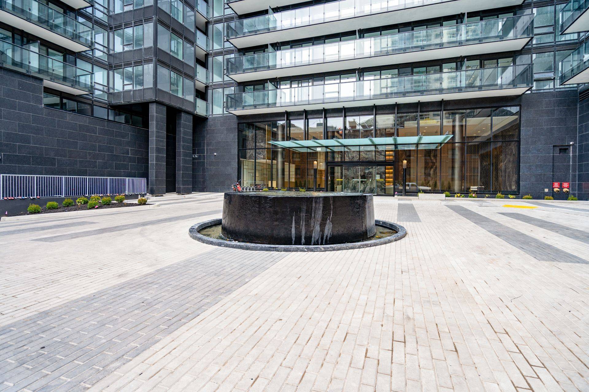 Toronto C10, ON M4P 1V3,117 Broadway AVE #3104
