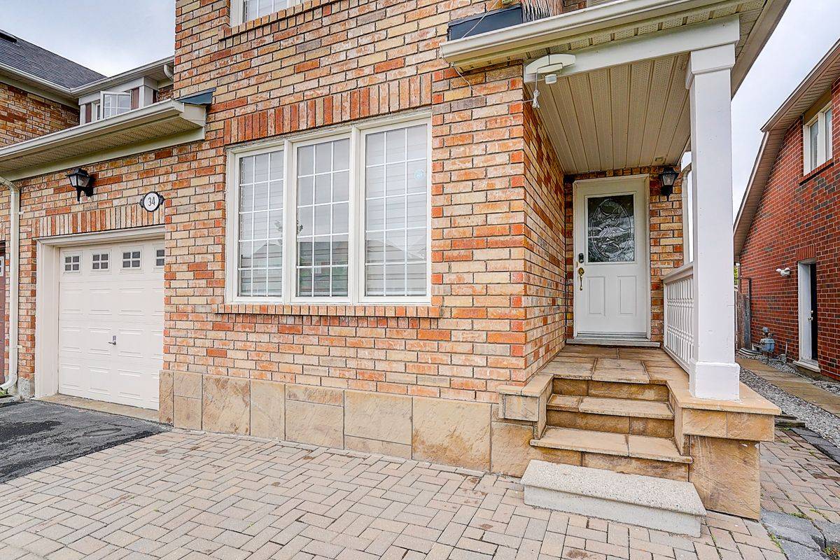 Toronto E11, ON M1X 1W9,34 Hyacinth CRES
