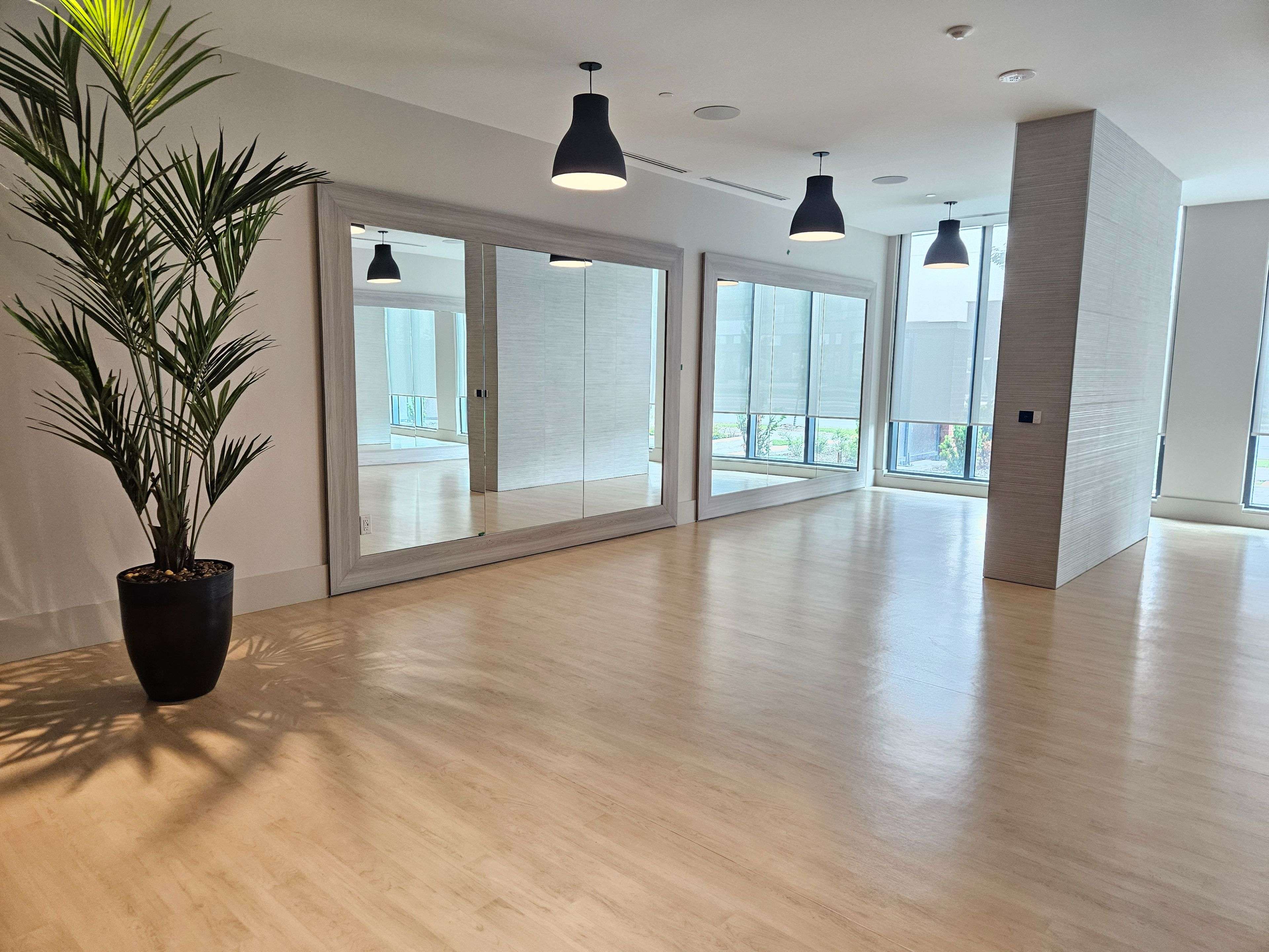 Oshawa, ON L1L 0W3,2545 Simcoe ST N #2603